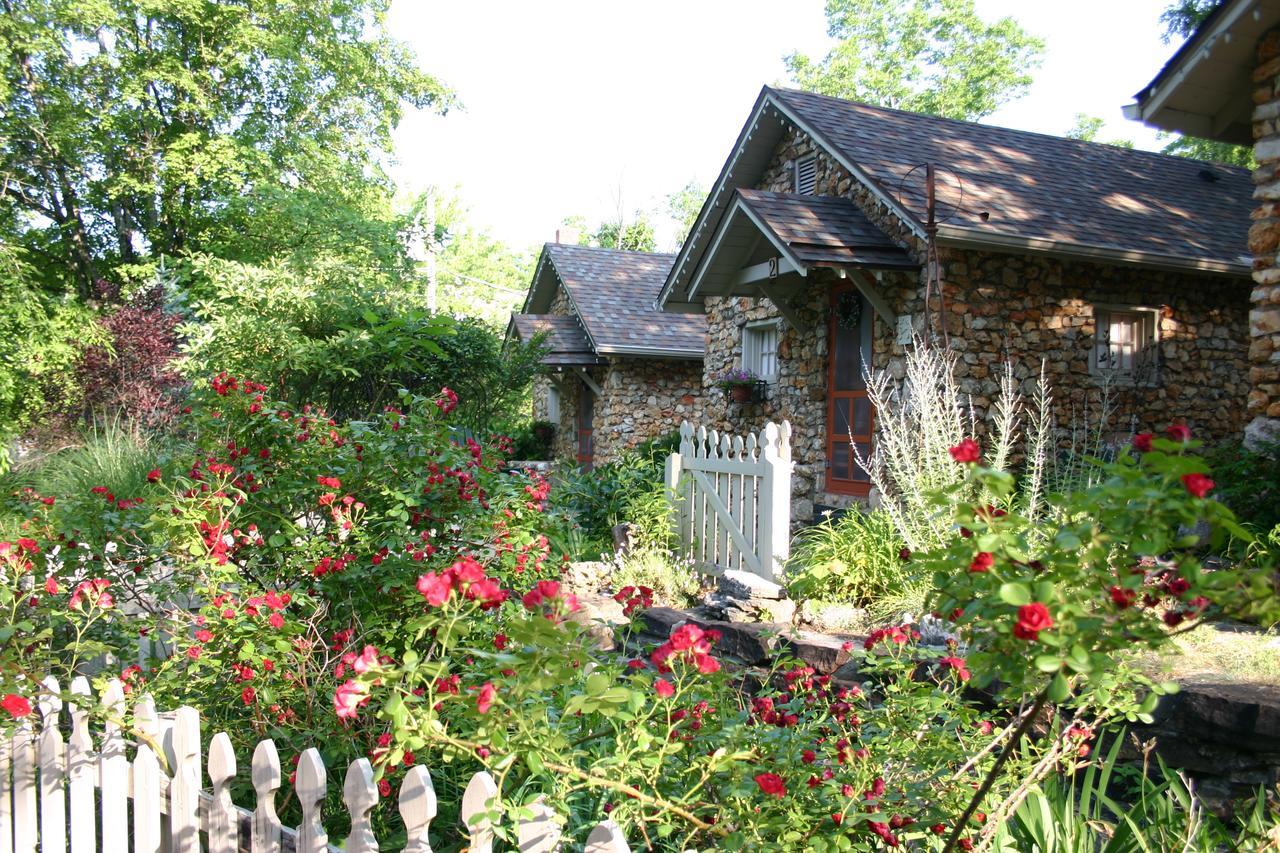 Rock Cottage Gardens B&B Eureka Springs Extérieur photo