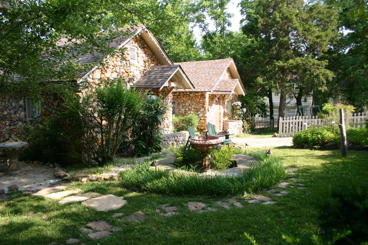 Rock Cottage Gardens B&B Eureka Springs Extérieur photo