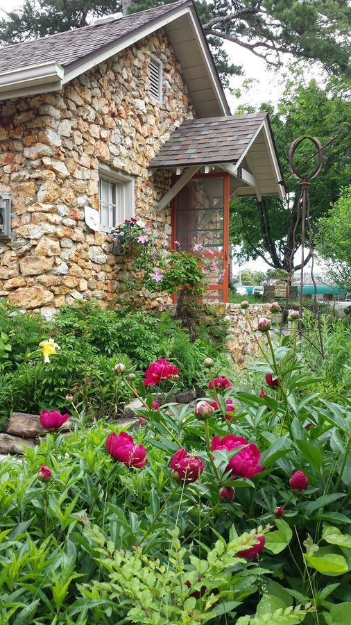 Rock Cottage Gardens B&B Eureka Springs Extérieur photo